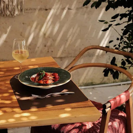 Bianca & Tirana 酒店